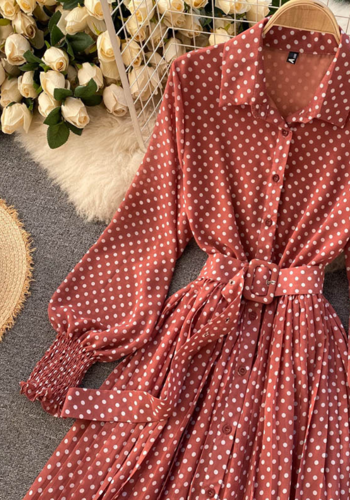 Robe rétro terracotta à pois