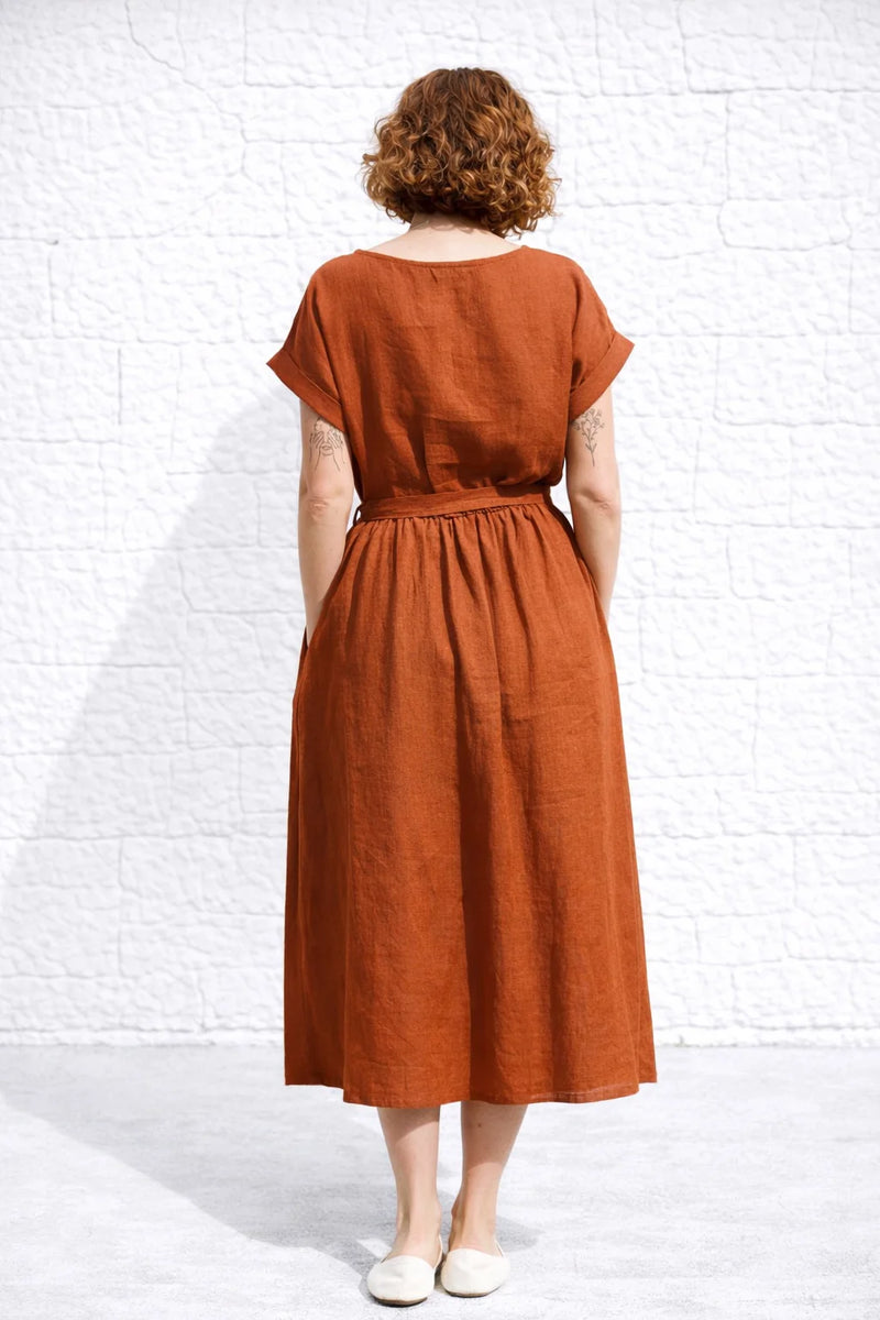 Robe midi terracotta à manche courte