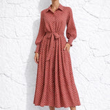 Robe rétro terracotta à pois